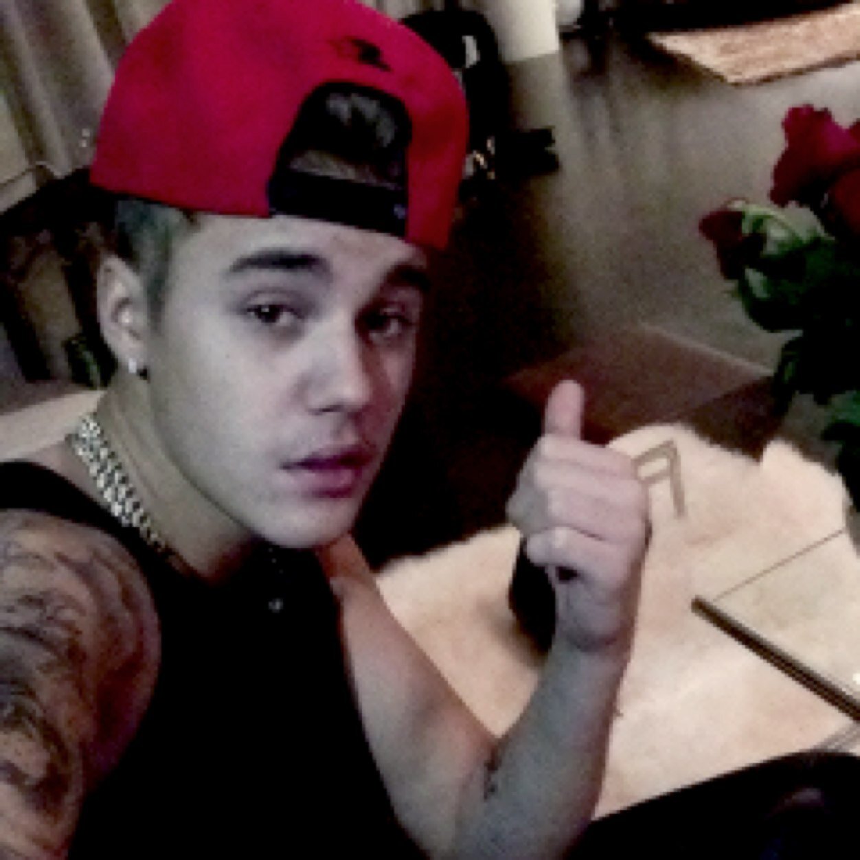 Drew1394Bieber's profile picture. I just gave you a free follow please follow @JBieberluxe and ask for a fback❤️