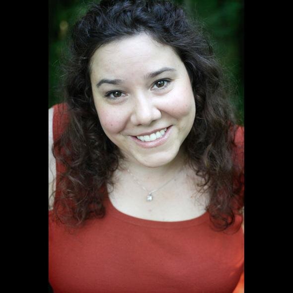 Maggie Odle is an Aromatherapy Coach with Young Living Essential Oils and Designer for Native Andes Essential Oil Bags