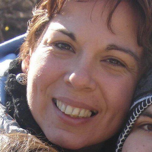 Profesora de yoga.  Terapeuta ayurveda (terapia abhyanga)