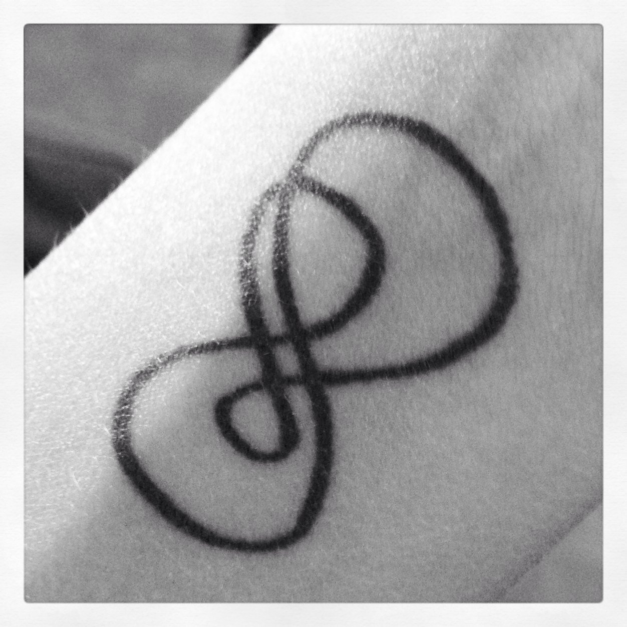 Lindzohh's profile picture. This house has got a lot of walls...