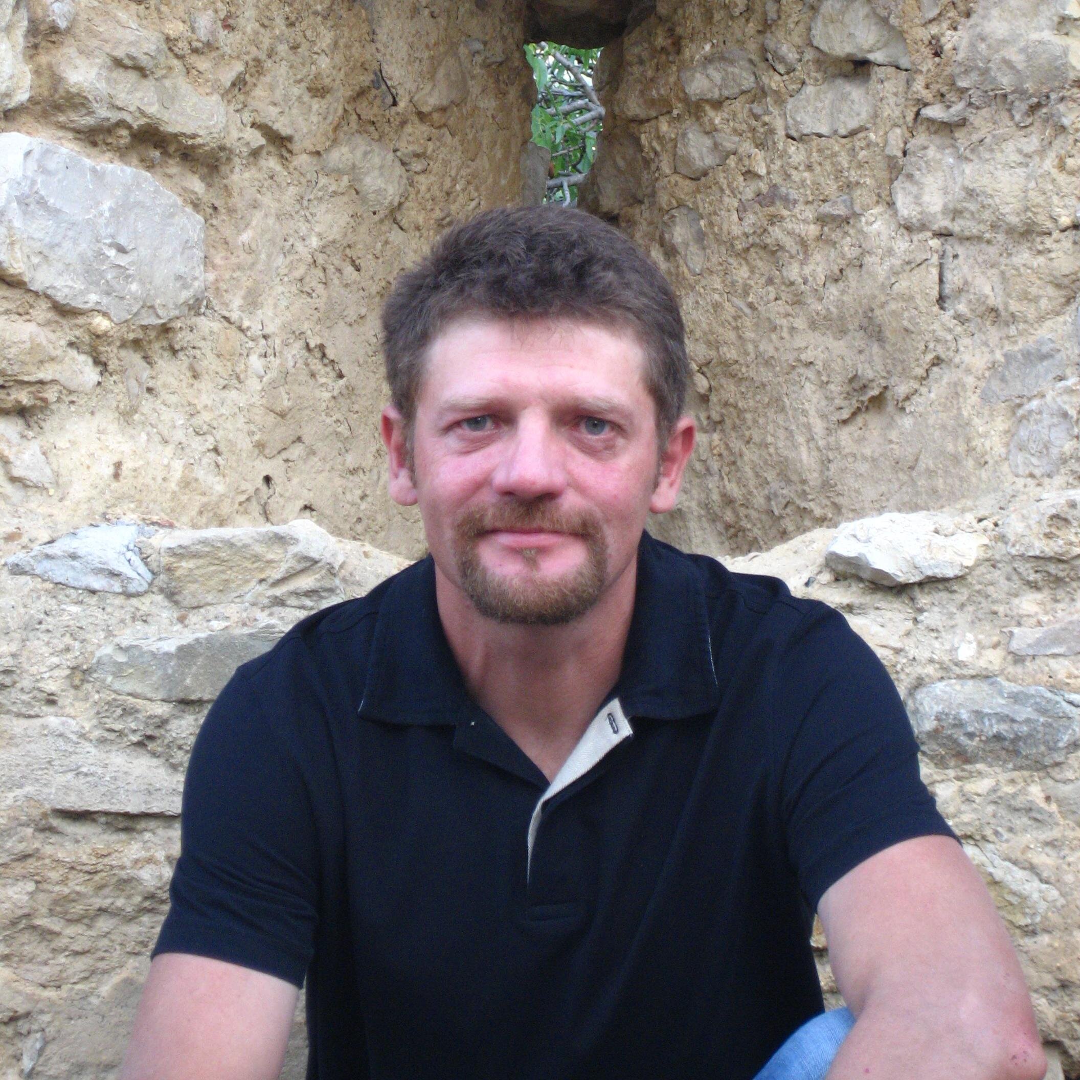 alcoreco's profile picture. Moises @anticapi.Hoy la trinchera en el Bajo Aragón.