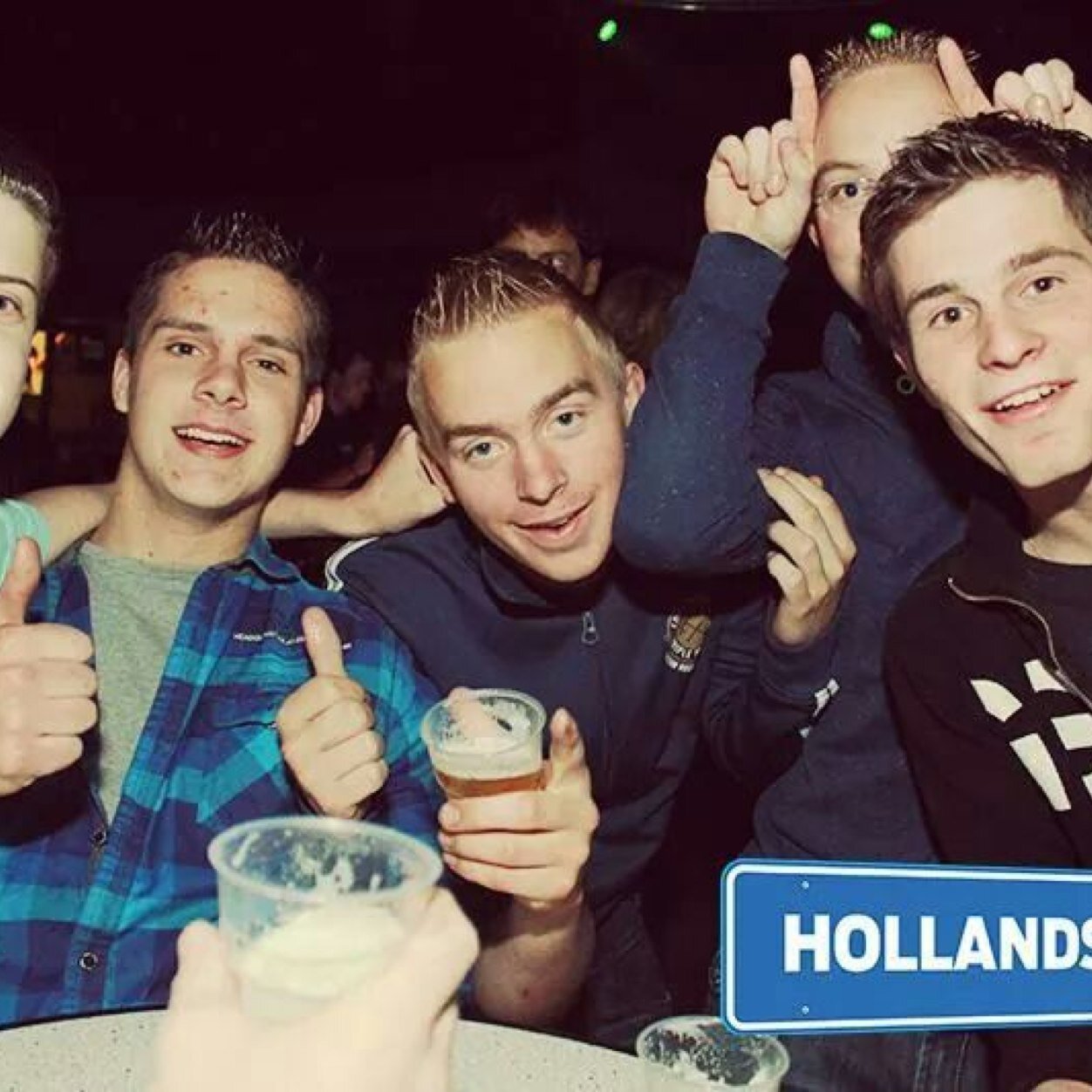 Feestje? Dj ,geluid en licht nodig? Mail dan naar kars1953@live.nl