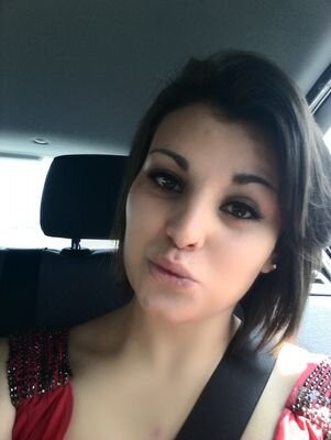 laarinhernandez's profile picture. 