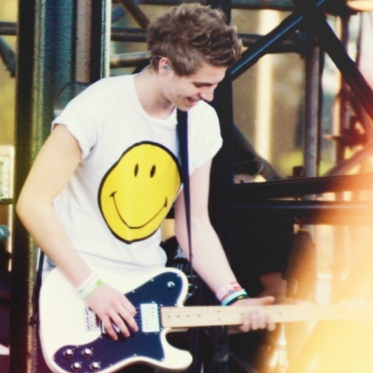 FOLLOW @Ashtonsboots because ily