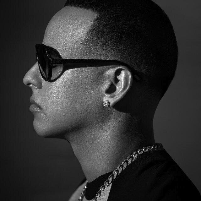 Hay corazones que ayudan sin pedir nada a cambio, y por su nobleza encuentran el progreso a diario @daddy_yankee Me seguis y Te sigo :)