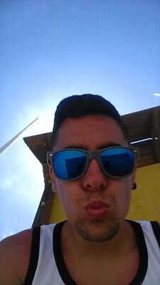 simpatico y  agradable!! un poco gilipollas?? tambien.. o le echas cojones o me echas de menos!! atletico de madrid!! 1#