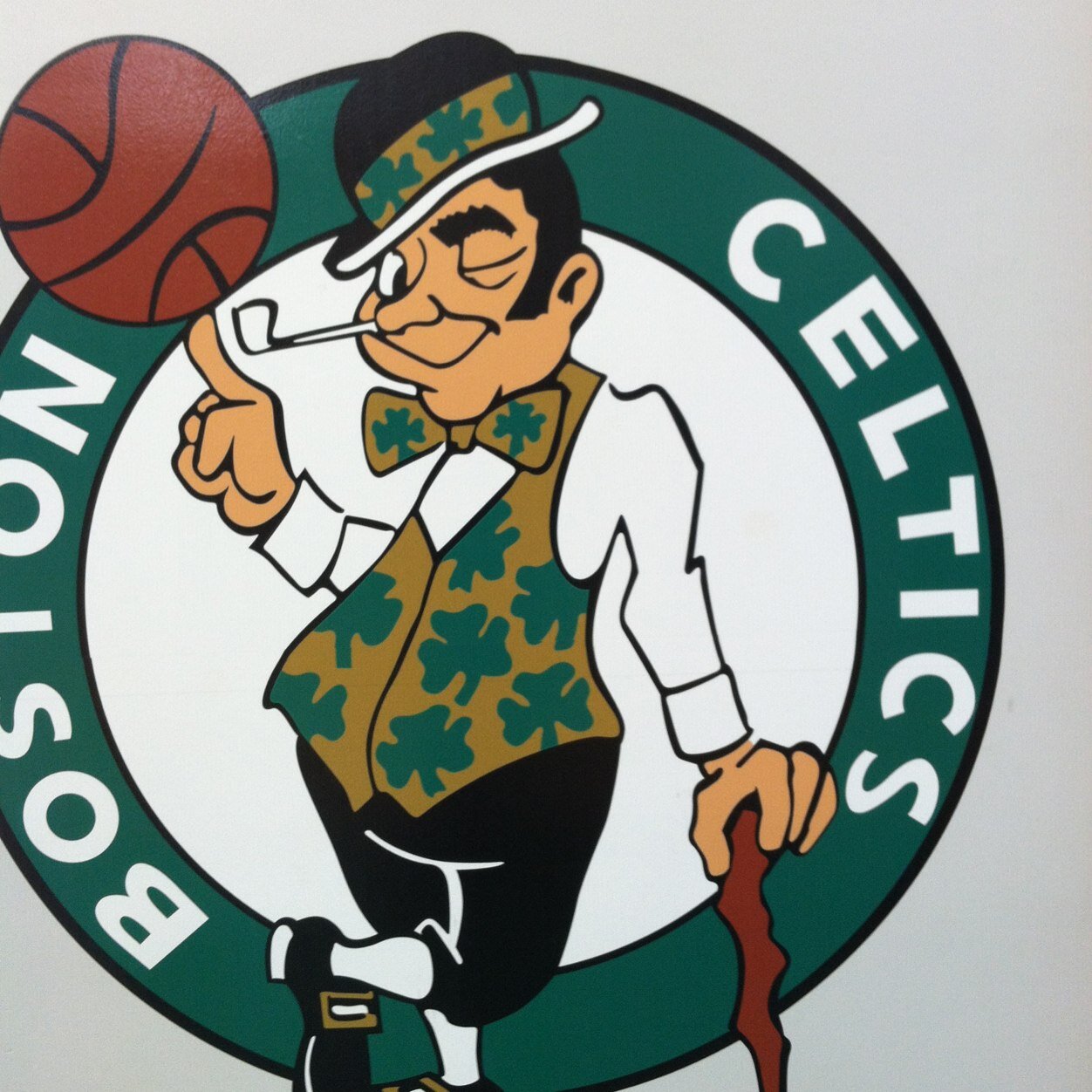 Avid Celtics fan, season ticket holder and creator of flyingsportsballs iOS ans Android game @flyingsports and founder of @ldawgmedia