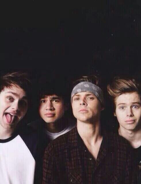 卌 Calum 卌 Ashton 卌 Michael 卌 Luke 卌