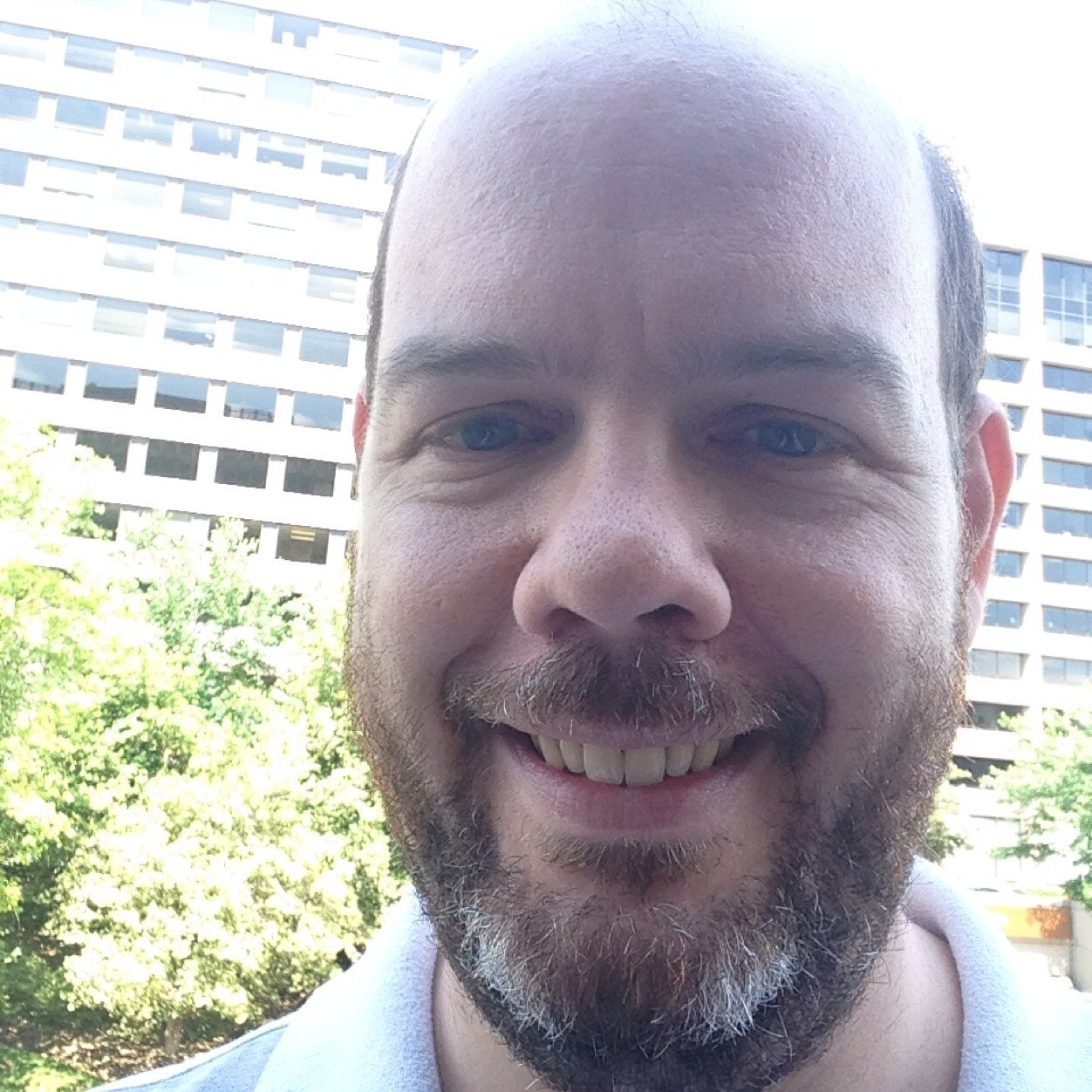 Former Legal Editor for @BloombergBNA Electronic Commerce & Law Report, looking for law-adjacent work in NYC Metro area