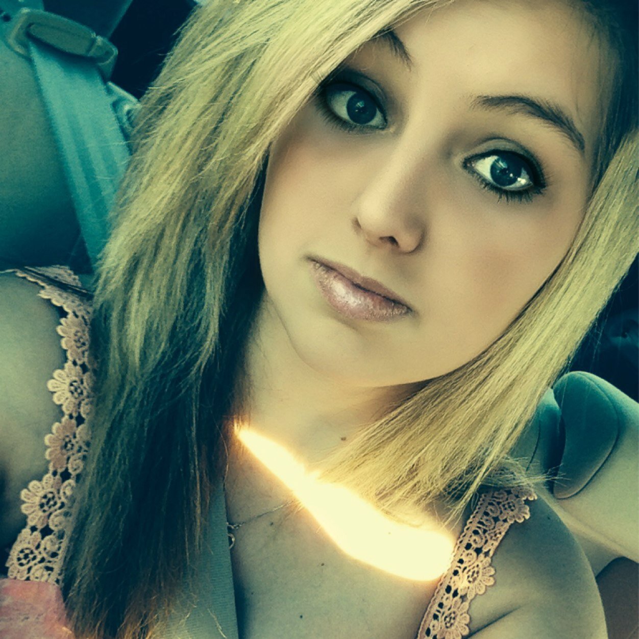 Green eyed, blond haired beauty. 
Biggest Glee fan. 
#gleek