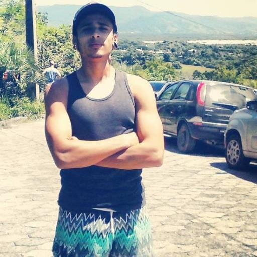 _andreadami's profile picture. Guitarrista da banda Stouts.