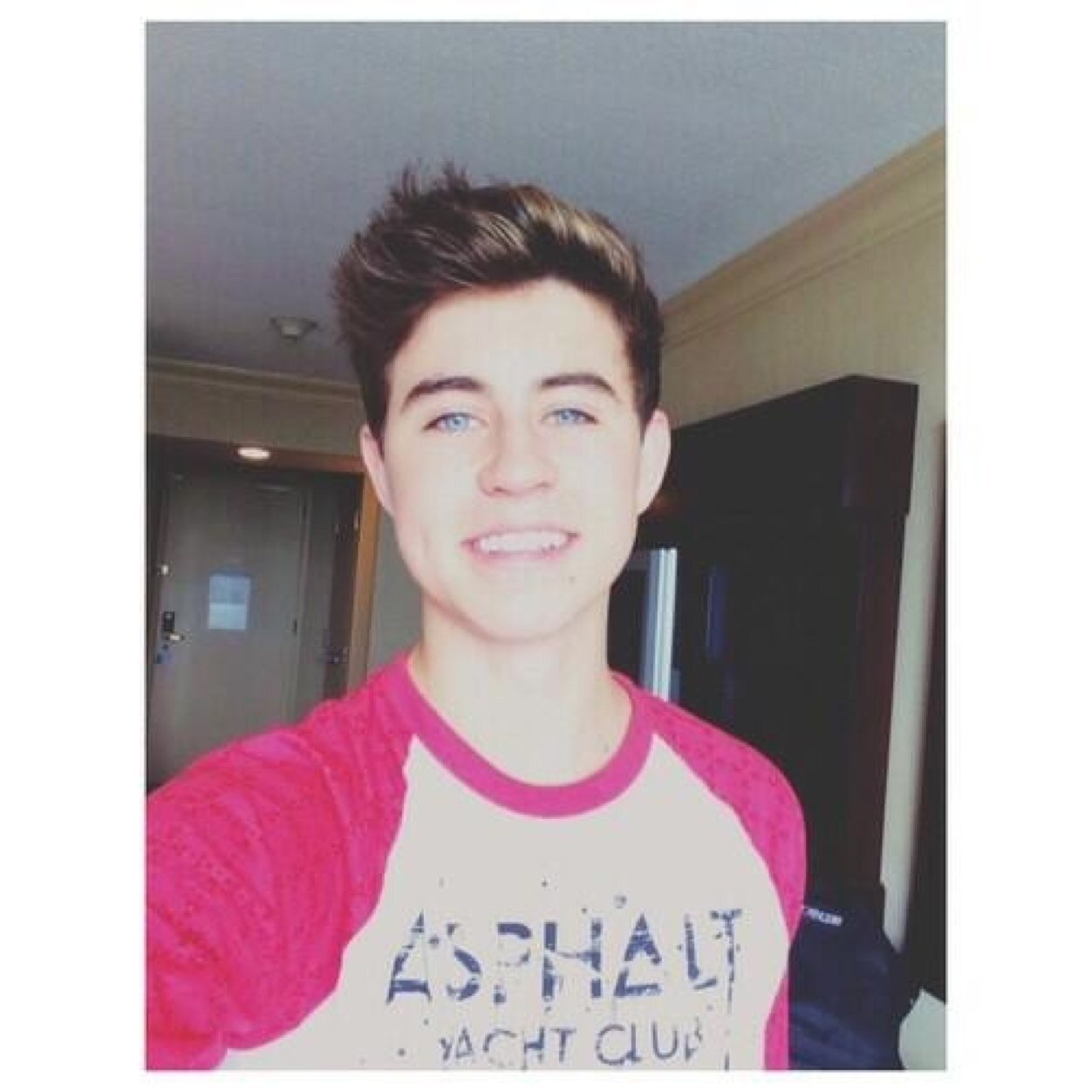 GO FOLLOW @NashCamJacob TO GET DMS TO THEM!!!!!! TYSM ILY