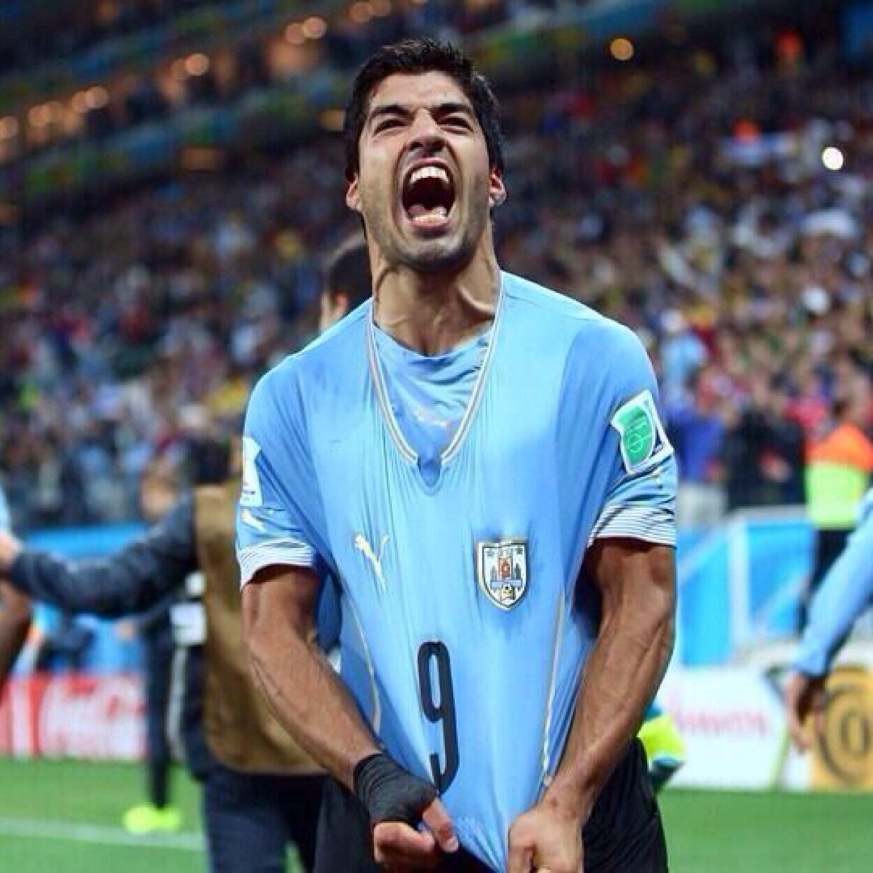 Uruguayo, fanatico del deporte de su pais.