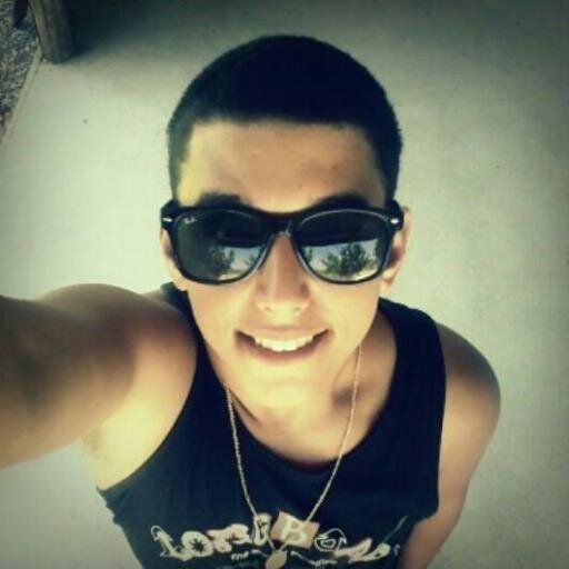 Definir é se limitar,Não precisamos de rótulos para nos conhecermos por isso para saber como é o meu jeito de ser, apenas me conhecendo...Follow - me :D