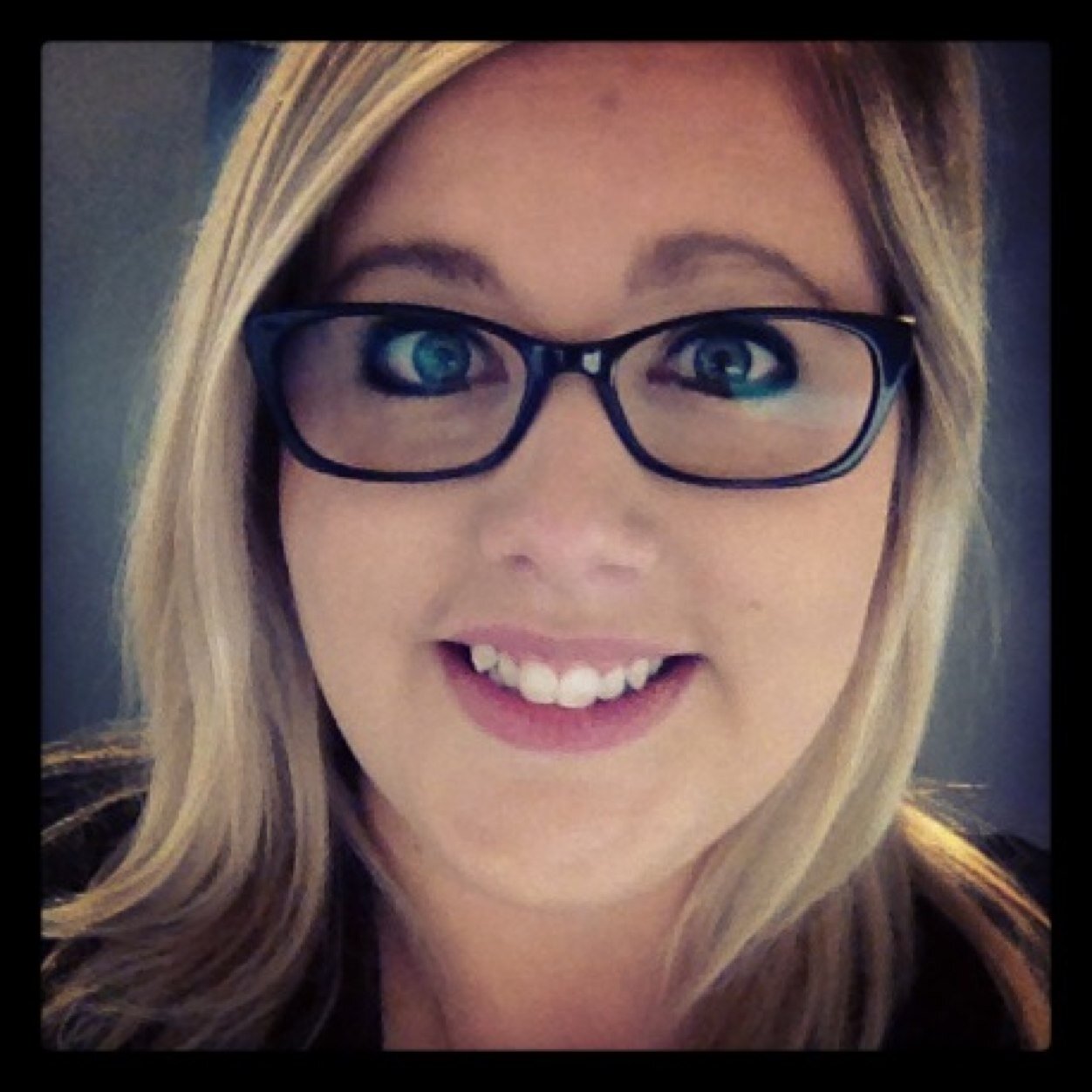 Newcastle NSW based, Optical Dispenser, curvy/ newbie gym junkie.... Loves Celeste, Bronson and Frank ;)