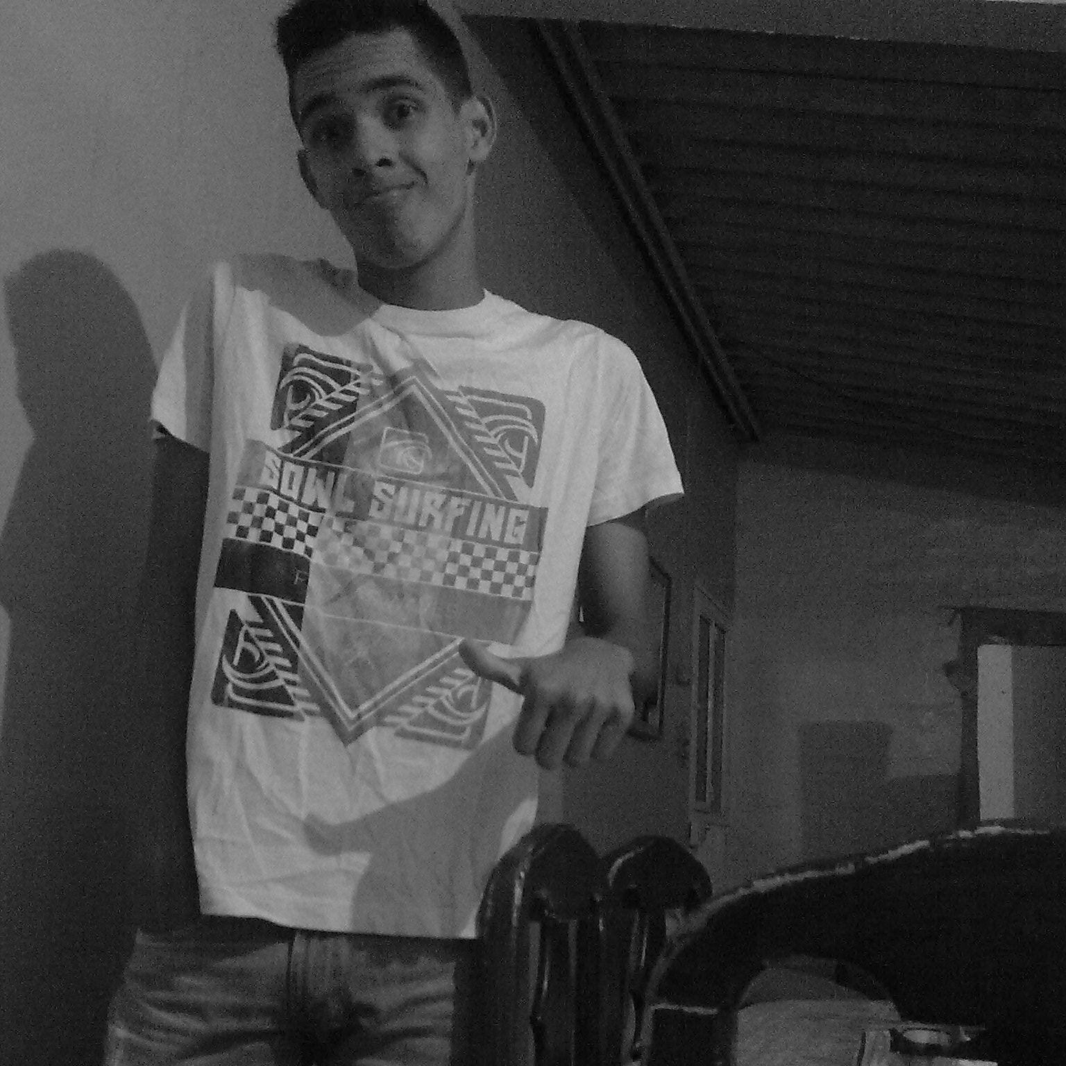 victorjosevela's profile picture. chevere  y  divertido