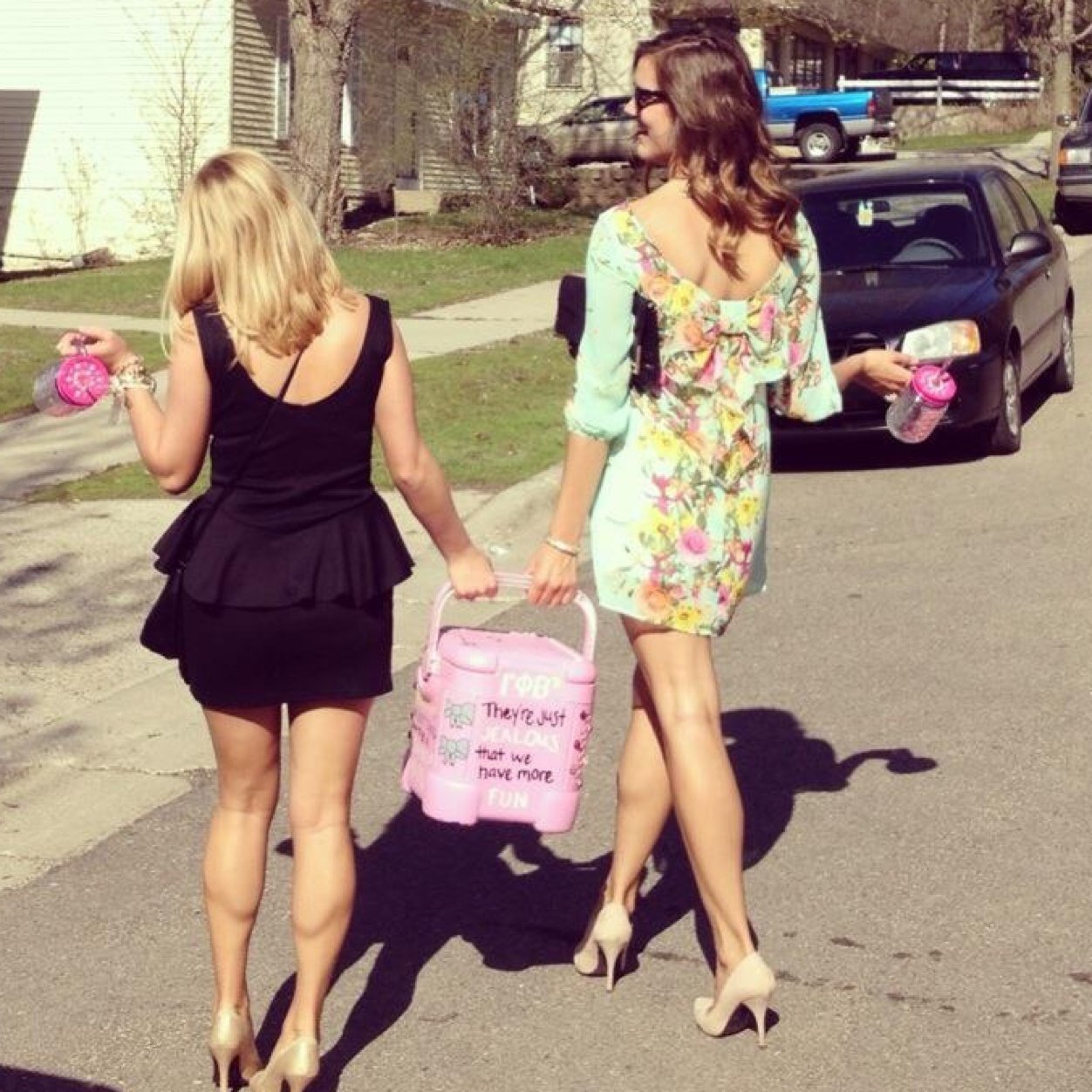 TotalCraftMove1's profile picture. drink your pink moscato & add some glitter #TCM