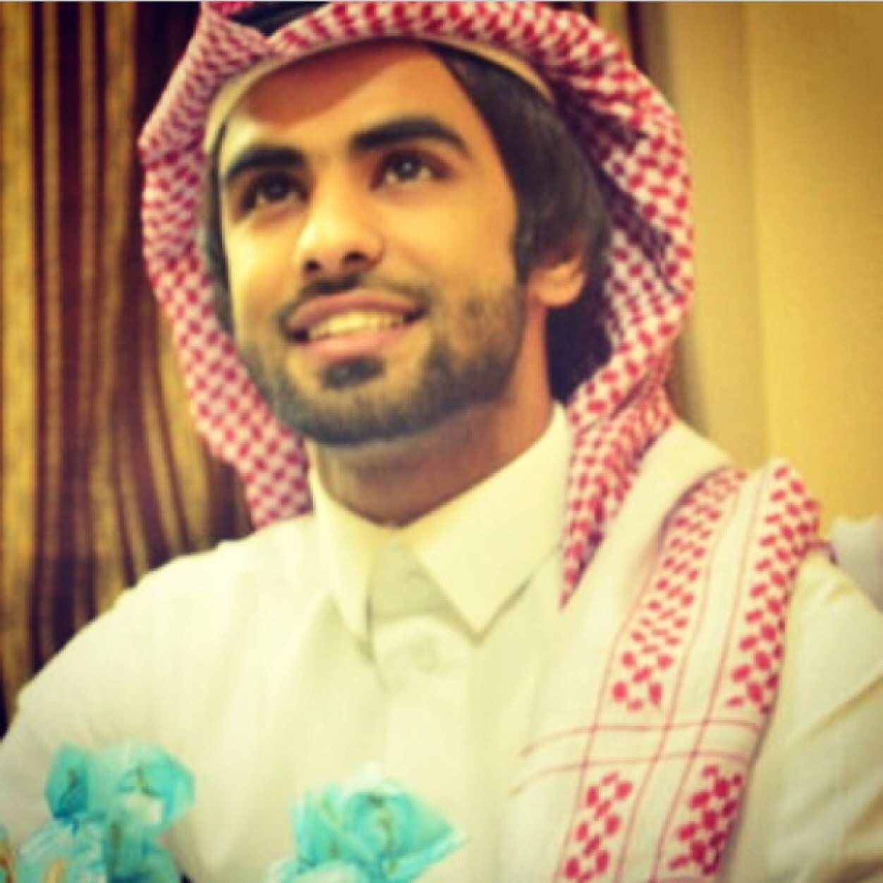 لايتواضع الا من كان واثقاً في نفسه.. ولا يتكبر الا من كان عالماً في نقصه .
Instagram: al7amedi