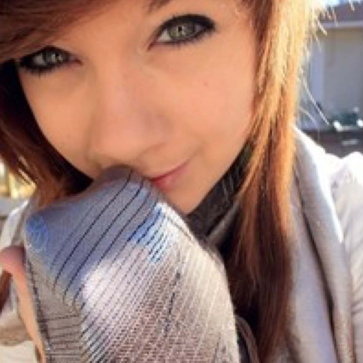 Im 13 and im emily im a nerd apparently and i love little mix and anything that has to do with the beach