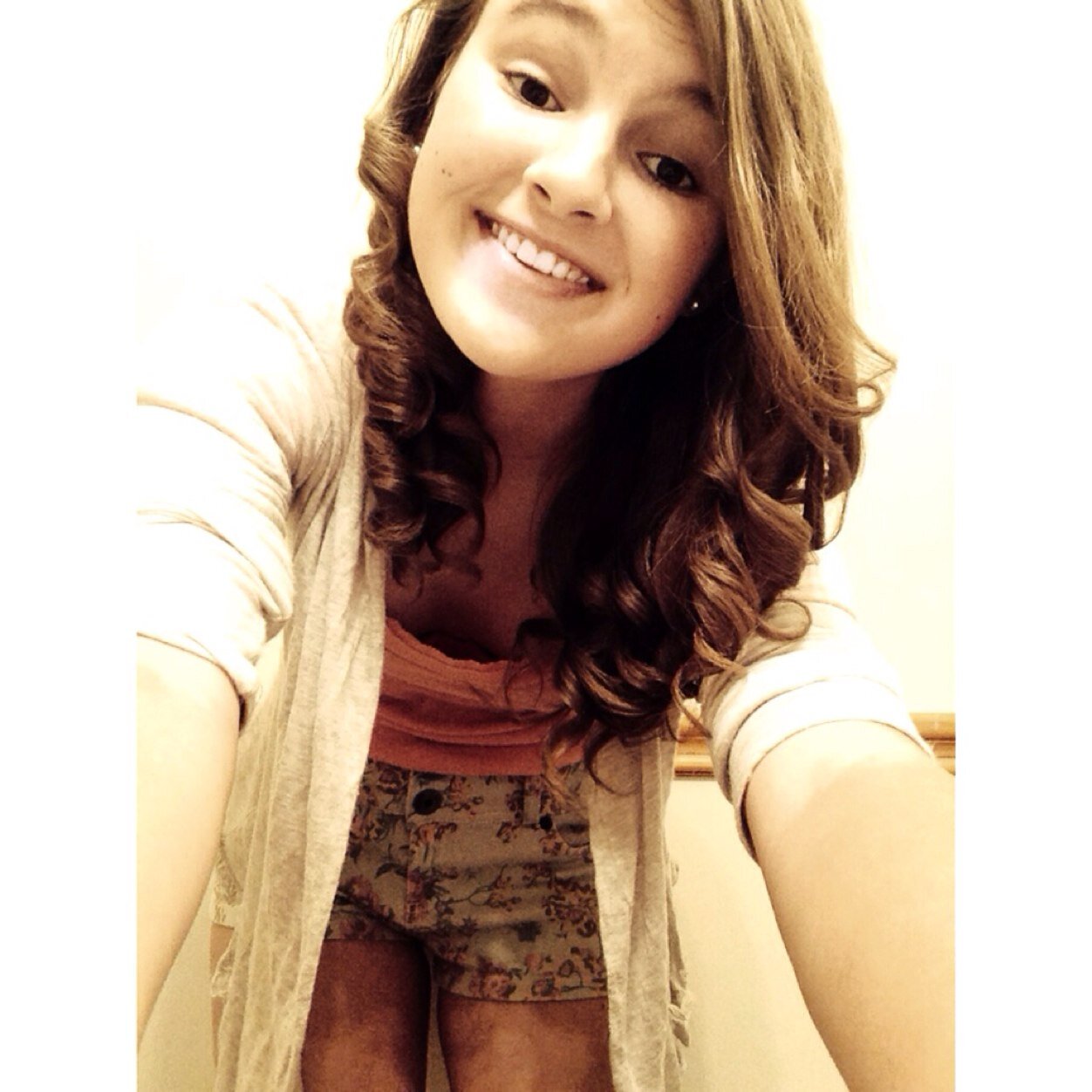 Jasmin cook
Country girl 
#1 Christ 
Singer.