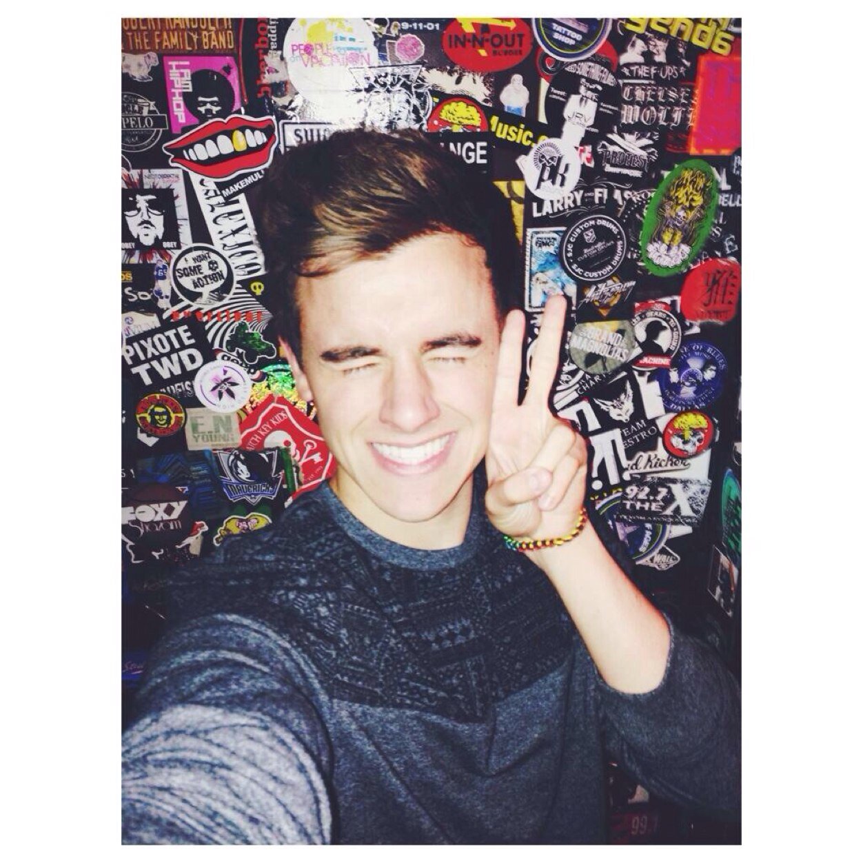 Cats are cool, you're a tool, swing your hips, only for tip, eat some pie , but dont always lie, give me a ring, Connor Franta is King♛