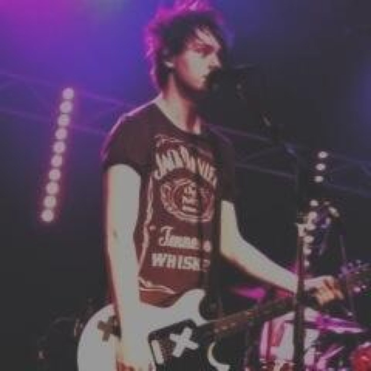 wrongholeIuke's profile picture. free follow from @tacolukes