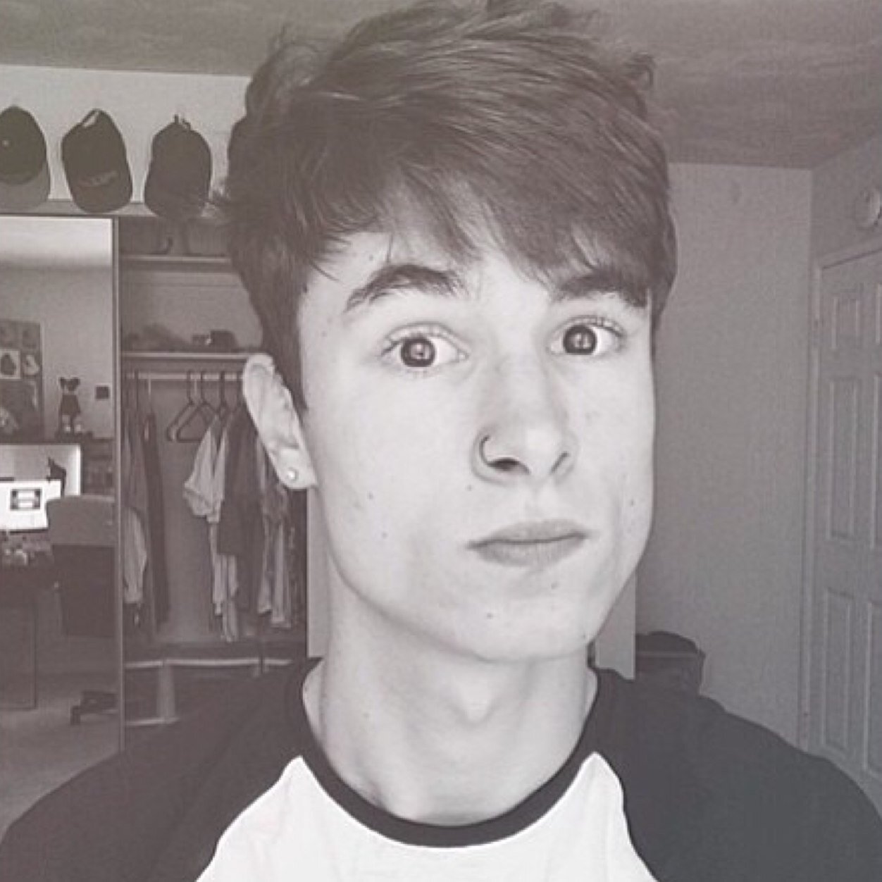 follow back on: @lyssatheloser I LOVE YOU SO MUCH THANK YOU