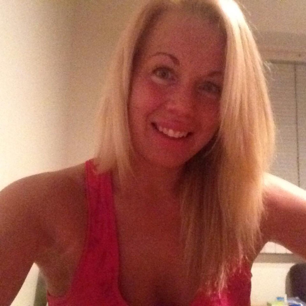 tiinaeinola's profile picture. 