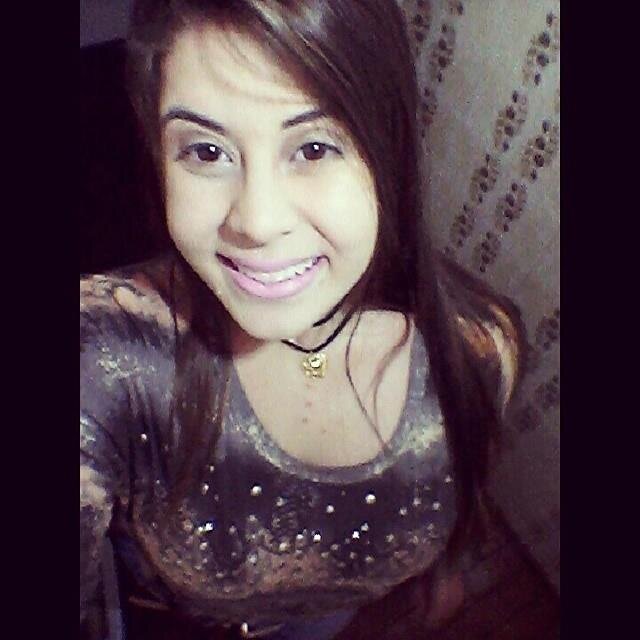 geminiana,cruzeirence,18,Chata, alegre,tímida, mimada,infantil,preguiçosa,irônica,ciumenta e apaixonada.Quem tem Deus tem tudo de melhor nessa vida.