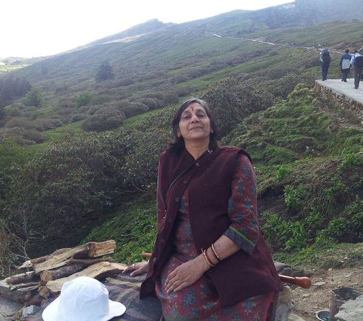 ex councillor municipal corporation of Delhi. Profession : lawyer and chartered acvountant and company secretary.
