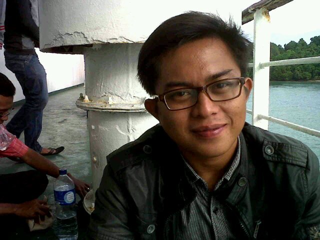 Follow me, n I'll follow back. salam kenall all