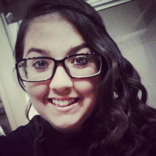 I'm a 16. Senior in high school. I love softball volleyball and cheerleading. I love baseball players And cute, nice guys