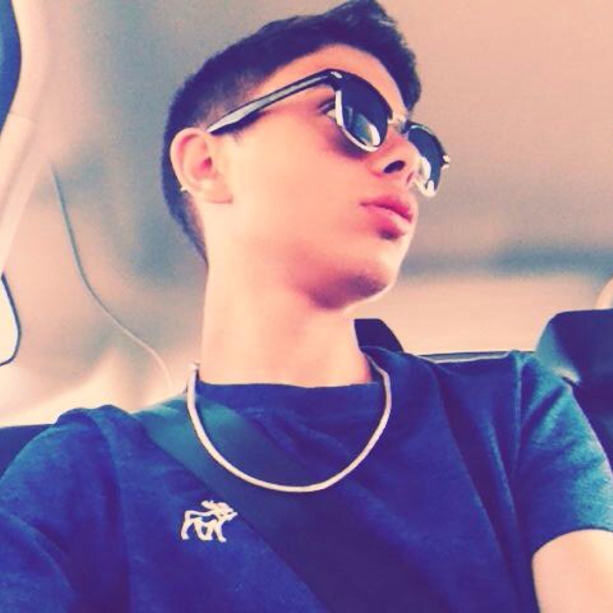 I am a selenetor boy i love @SelenaGomez, follow me and i will follow you back , follow me on instagram giulioismyname