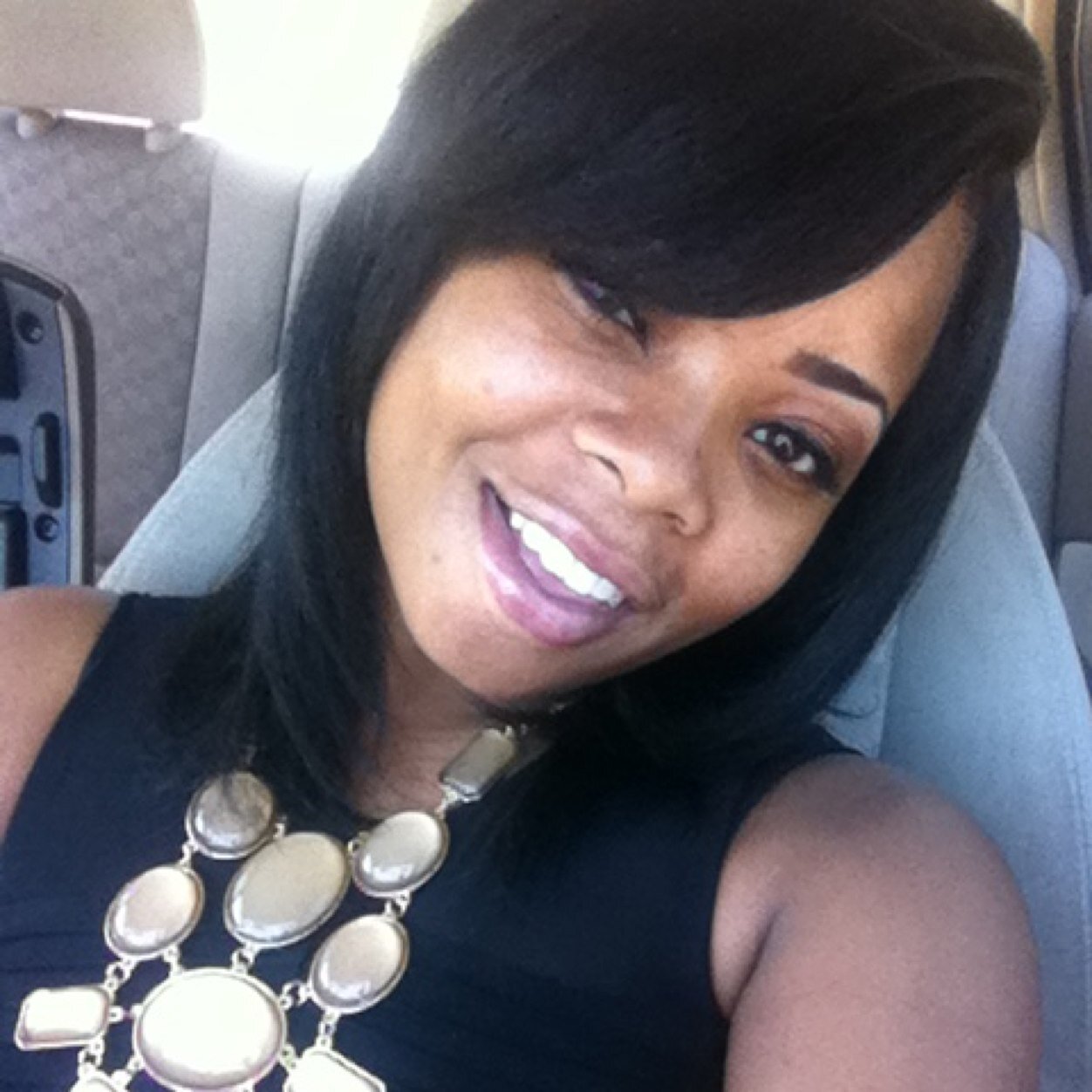 Roof Top Type Lady; God is #1 school and Fam #2...HT My Go.Ghetters; Money isn an option its a FACT* FWM(: [R.i.P RiEllE]