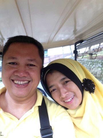 A grateful housewife who passionately loves to see happy couples all over the country