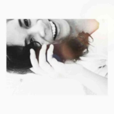 Hi! I'm Kinan, girl of course, have family, have bestfriend, have somebody to love. Life is colorfull.