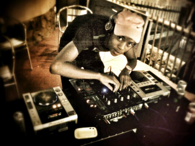 House head,DJ,Producer from LifesaversMusicGroup #TheDjSavedMyLifeMovement  #YfmFan. And yeah I follow Back #Mention4Fb!