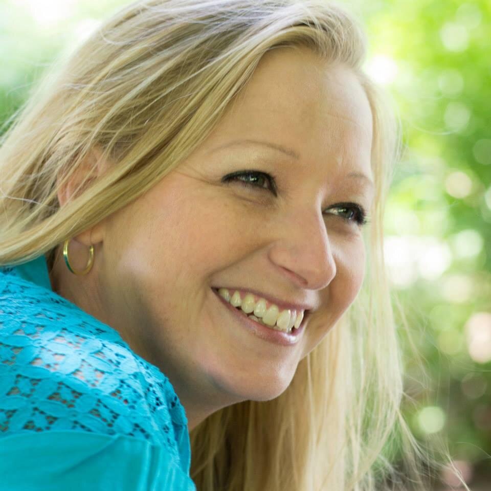 Getrouwd met @roelog, Moeder van Sammy-Jo. Website&Social Media beheer, Communicatie/secretarieel ondersteuner; creatief; op zoek naar leuke nieuwe uitdagingen.