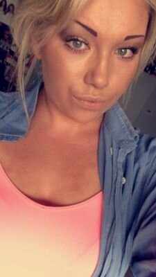 Irish ☺ Snapchat °lalasherroxo°⬅ follow me and I'll follow back! ☮ Knockestocken and Longitude 2014 party time!! ♪ , shopping is my life ! ♥♥