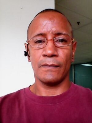 soy una persona cool soltera y sociable nacido en new york y resido en puerto rico