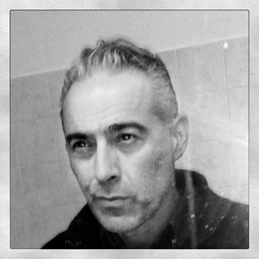 international photojournalist
http://t.co/M9bQiyU1gj