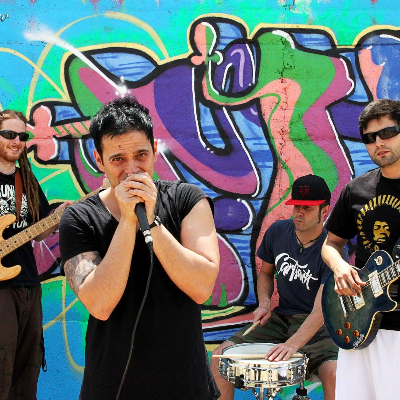 Banda de Rap-Metal con influencias Funk de Madrid.
Siguenos en: https://t.co/lbLoyqufJx