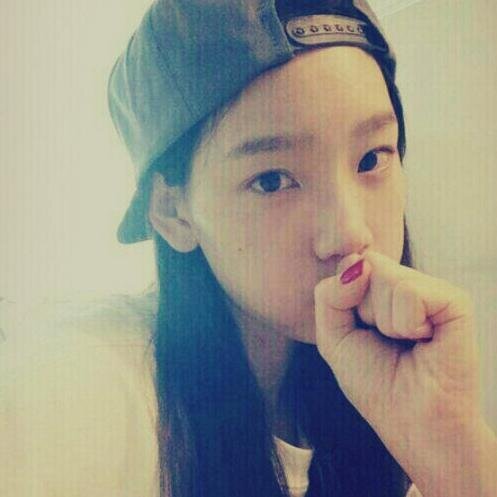 im 헤니. tae's abs is my fav; forever being loyal sone. chisa bounce