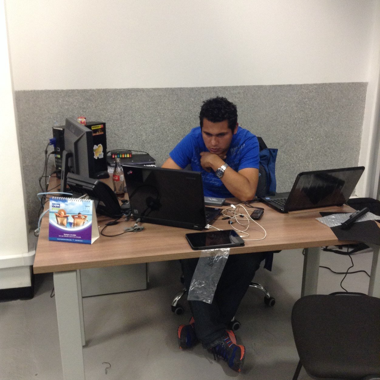 alejandrobula's profile picture. Me enantan los ordenadores me parecen de lo mejor son mi pasion con la musica para mi son la mejor convinacion