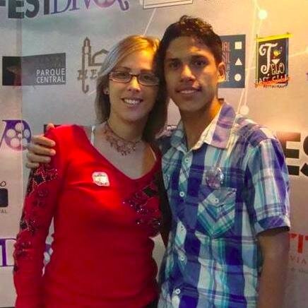 soy de caracas, quiero luchar por lo que quiero lograr... y tener lo que necesito, solo eso... joven y algo romántico!!!