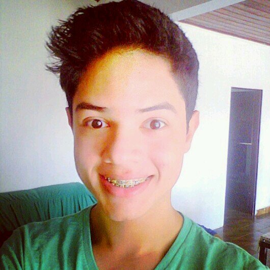 Sou Gabriel Marinho , não é segredo mi conhecer ,falo com todos com educação, e super sincero então fica a dica bons amigos *.*. a humildade e uma boa amizade .
