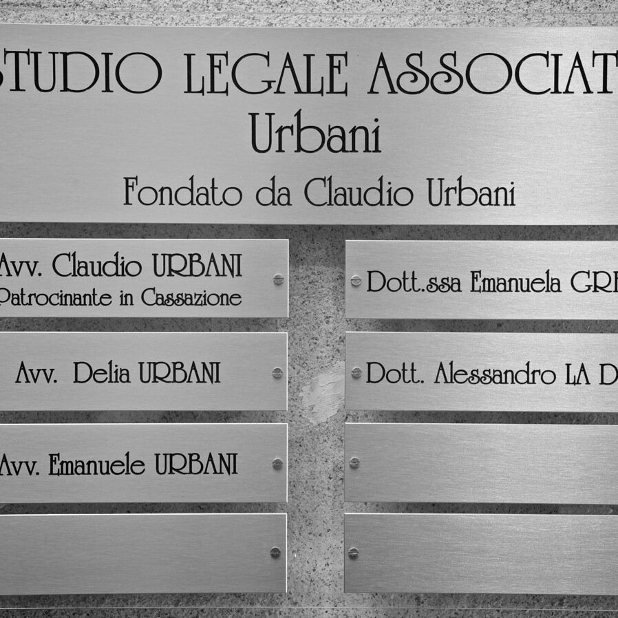 Lo Studio Legale Associato Urbani viene fondato nel 1991 dall’Avv. Claudio Urbani. Da sempre dalla parte giusta. La tua!