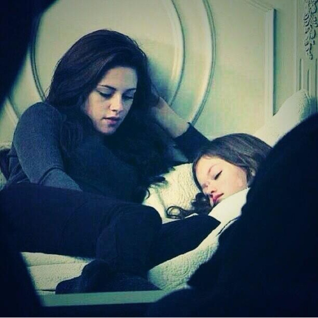 BVampr18's profile picture. Rp1 Daughter is @Renesmee_TBD in love with edward #multirp rp2 daughter is @littleRensemee