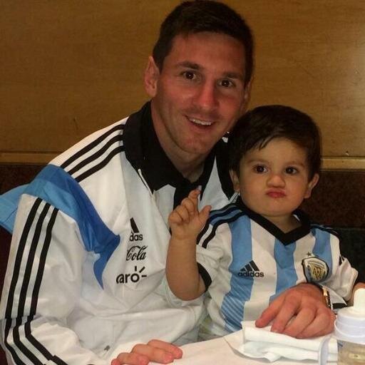 @_fyclosed. Buatan papah messi yang berhasil terlahir ganteng .angkatan 2012. Ketua Thiago Gangster.