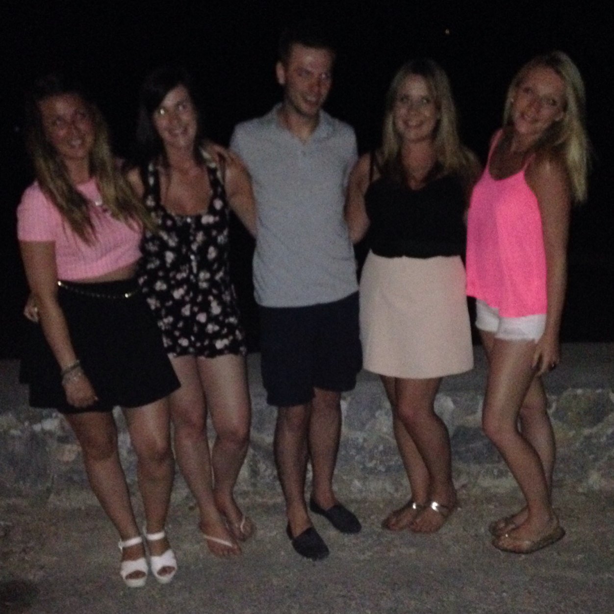 jl00194's profile picture. Live life to the full! have no regrets! :-)